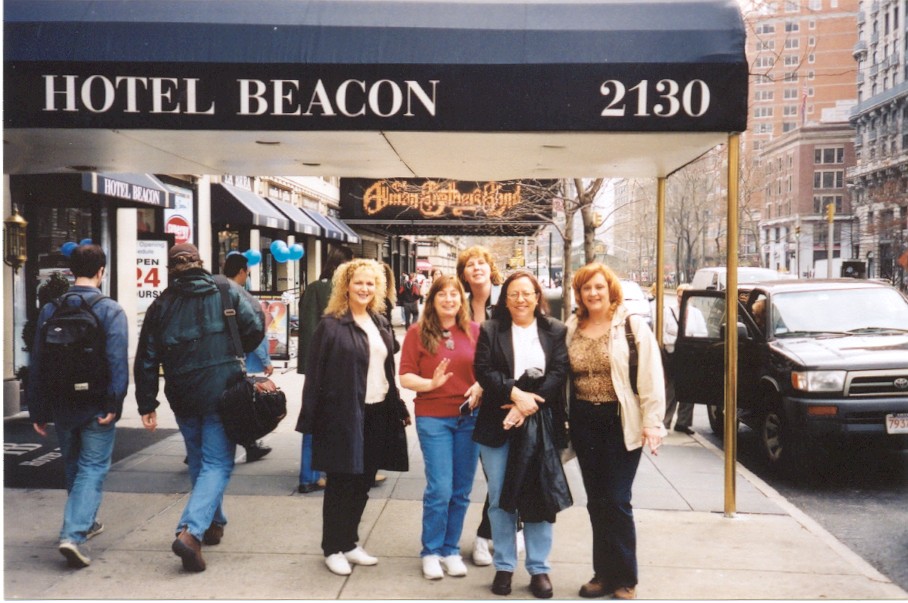 Beacon 2003...2004 right around the corner....l-r....Sistah's , Jacquie, Jody, Linnie, Terrib, and Stacey.....